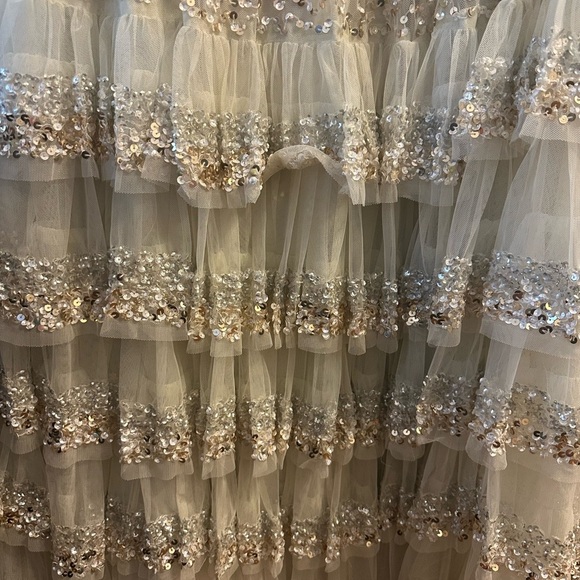 (164/278) BNWT MAC DUGGAL Light Gold Embellished Scoop Neck Tiered Gown 10883 - Picture 11 of 12